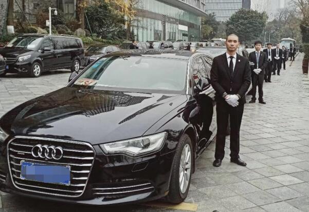 成都會(huì)議租車(chē)多少錢(qián)？