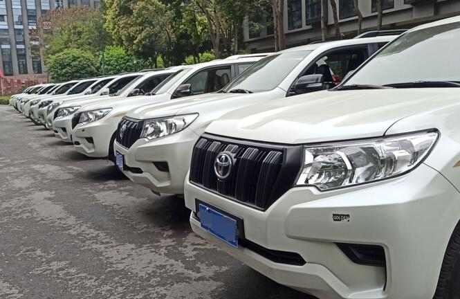 成都包車(chē)帶司機(jī)大概多少錢(qián)？
