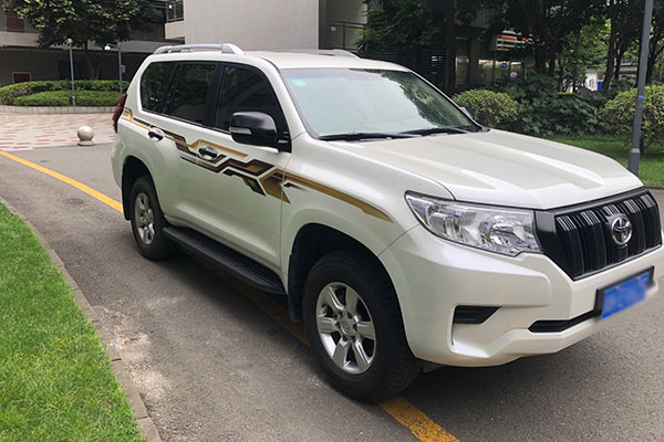 成都租車包車去西藏旅游大概多少錢？