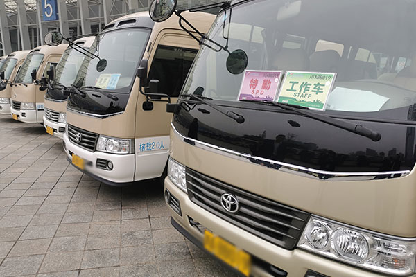成都哪里有租豐田考斯特的？