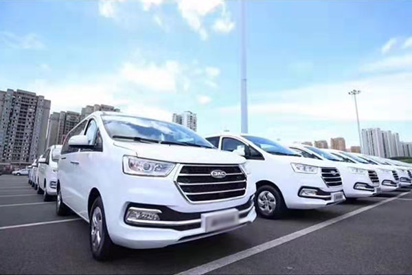 在成都市區(qū)租車哪里比較便宜？成都市區(qū)租車費用大概多少？