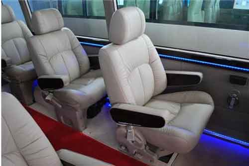 成都11座豪華商務車租車一天多少錢？
